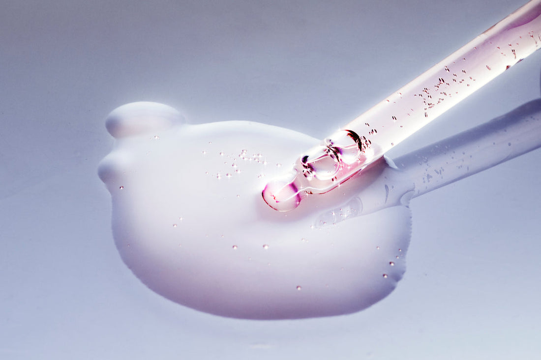 CBD – Alternativa naturală la retinol pentru un ten ferm, luminos și hidratat, fără iritații. Descoperă beneficiile cosmetice bio cu CBD și extract de melc.